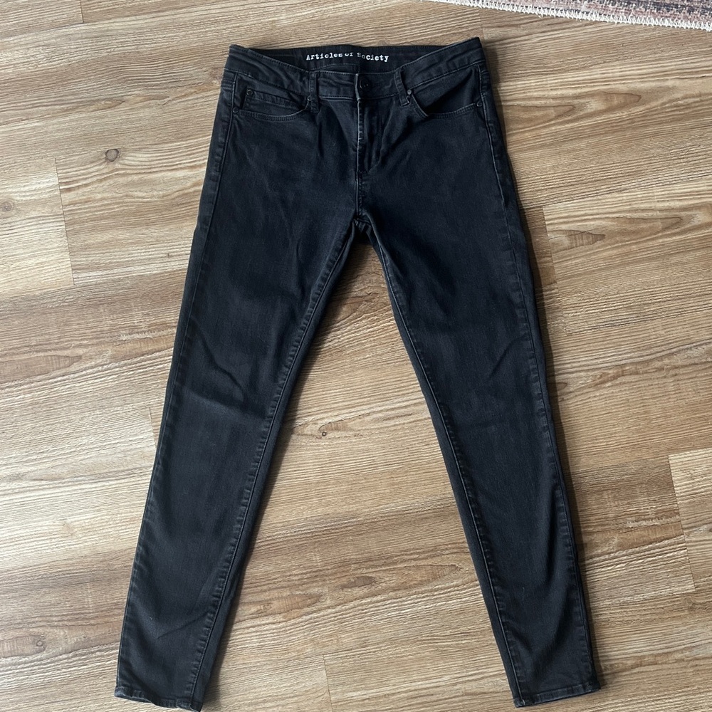 Black Skinny Jeans. Size 27.
